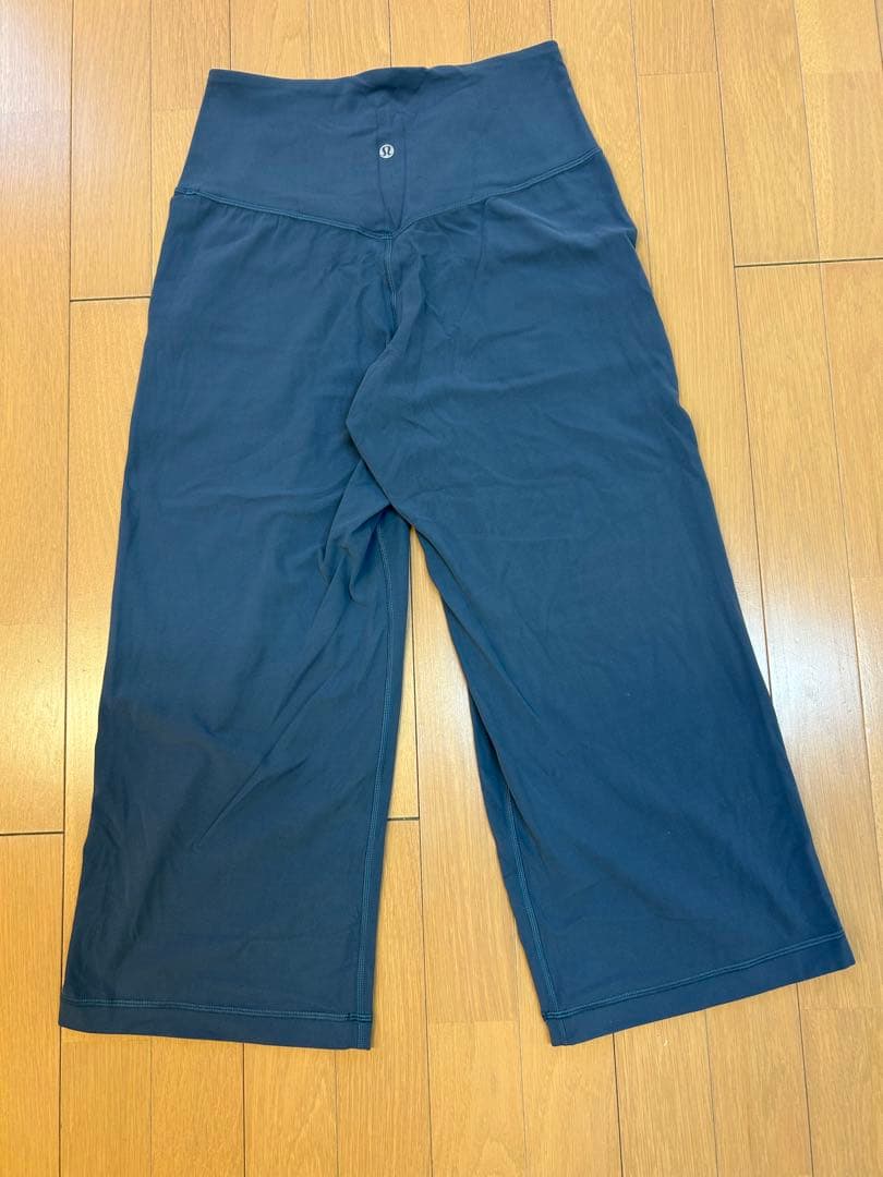 ルルレモン align フレアパンツ６