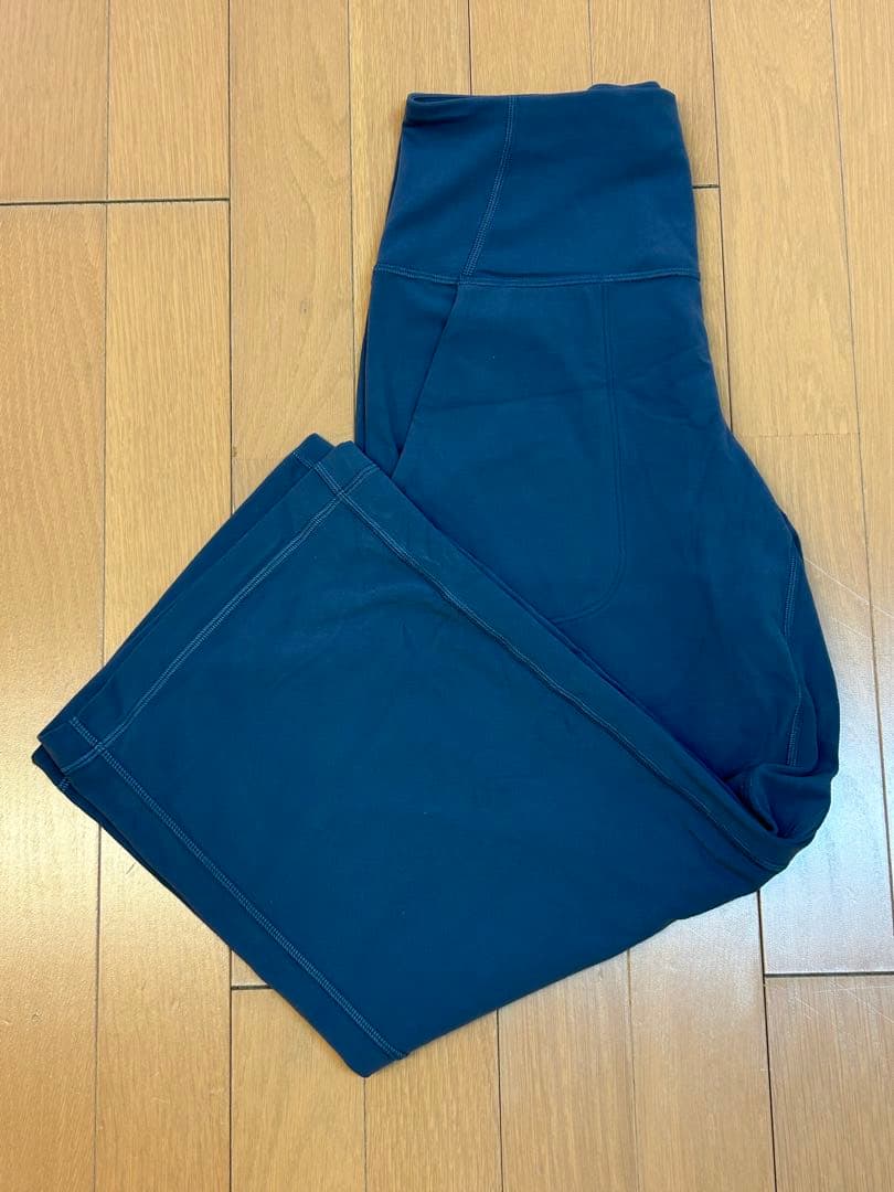 ルルレモン align フレアパンツ６