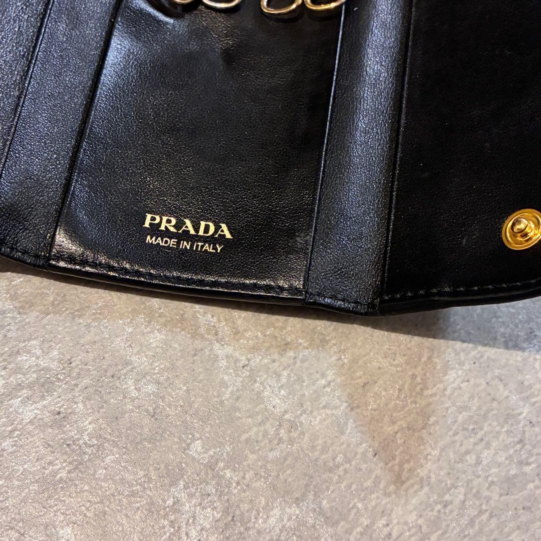 PRADA ブラック キーケース 箱付き　プラダ レディース ゴールドロゴ