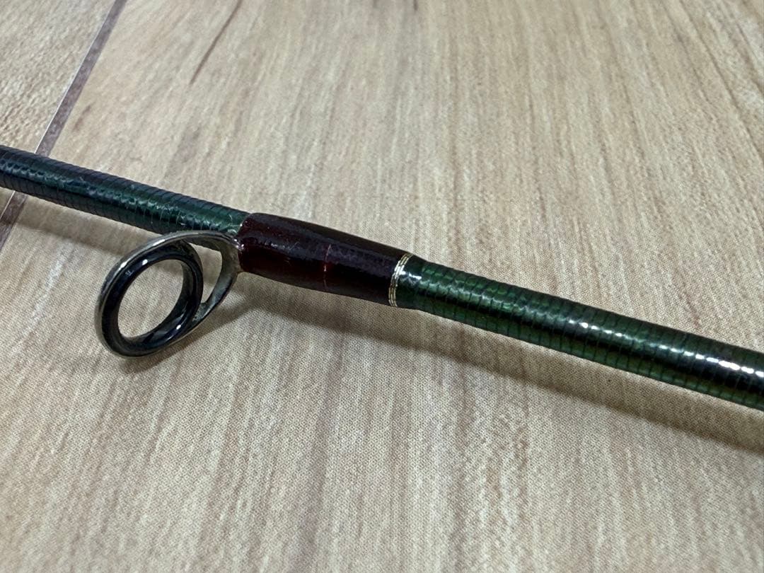 シマノ ワールドシャウラ 2701FF-2 スーパーレッド