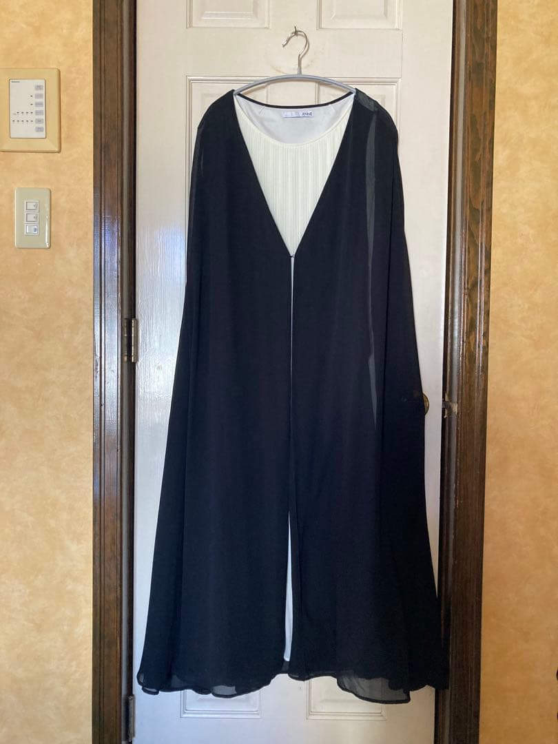 JENNEジェンヌ　2wayケープレイヤードワンピース