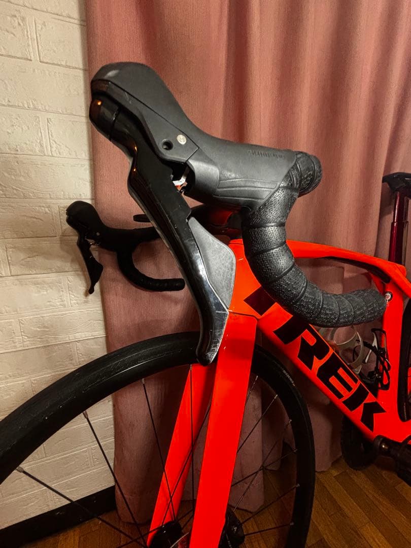 Trek ロードバイク オレンジ