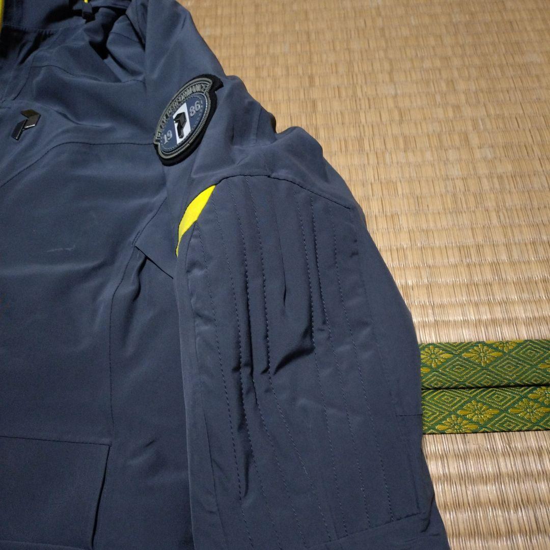 Peak Performance スノージャケット M相当サイズ