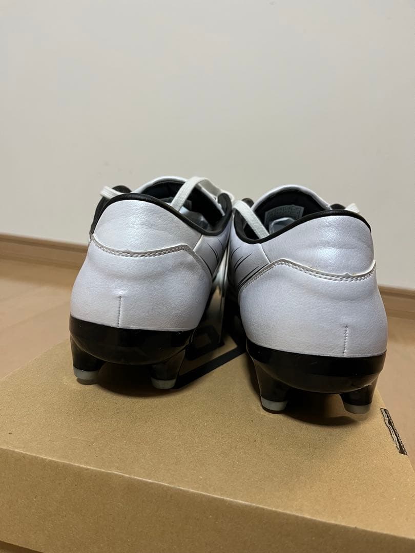 umbro アンブロ サッカー スパイクシューズ サッカー ホワイト 大特価