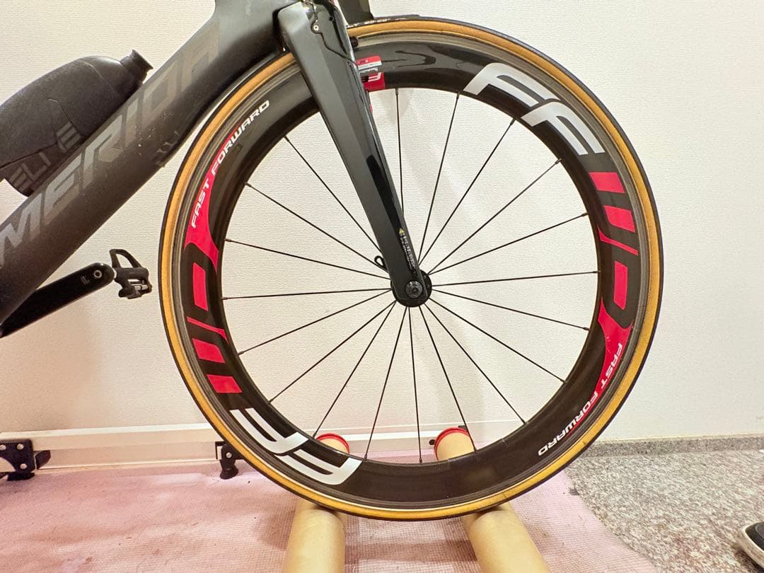 Fast Forward FFWD DT240s ホイールセットタイヤ付き