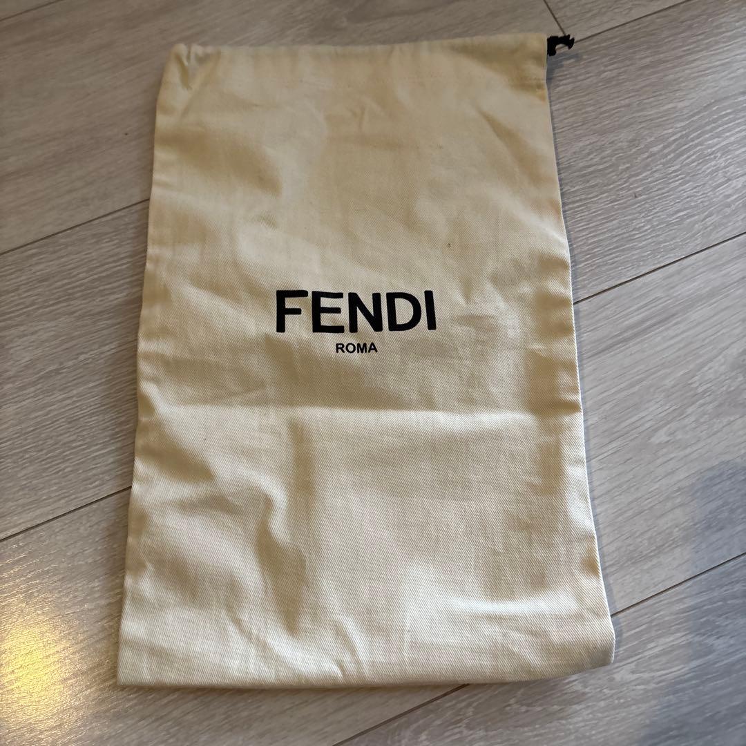 FENDI レザー ストラップ グレー/レッド
