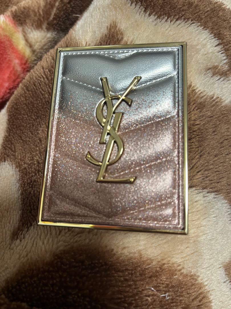 YSL アイシャドウ 126