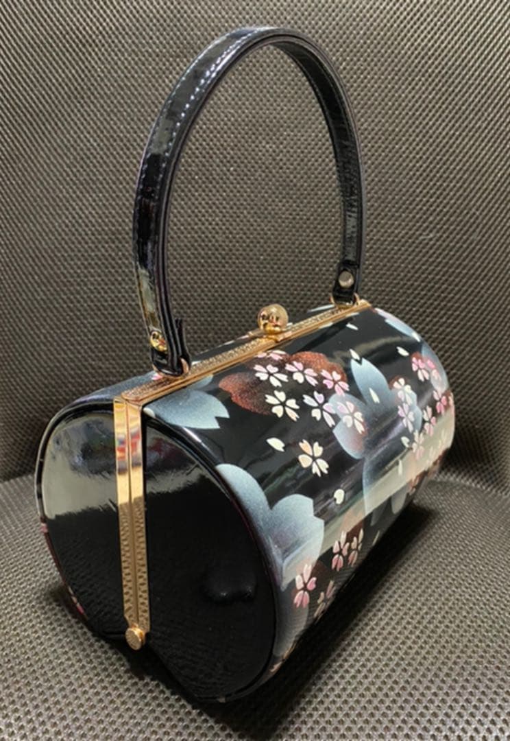 ⭐️✴️《美品》桜・桜　和装用バッグ 地色はブラック
