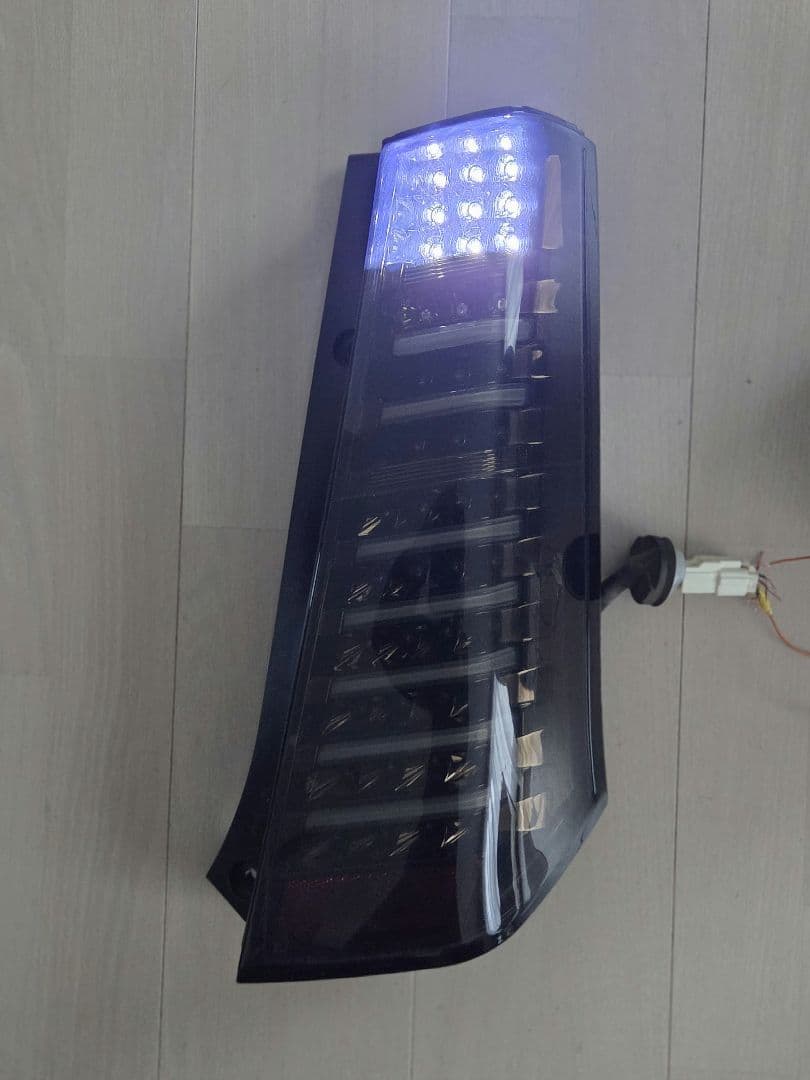 ワゴンRスティングレーMH23S　ヴァレンティ LED テールライト