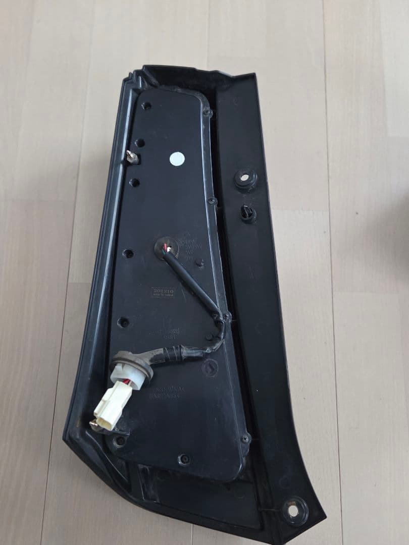 ワゴンRスティングレーMH23S　ヴァレンティ LED テールライト