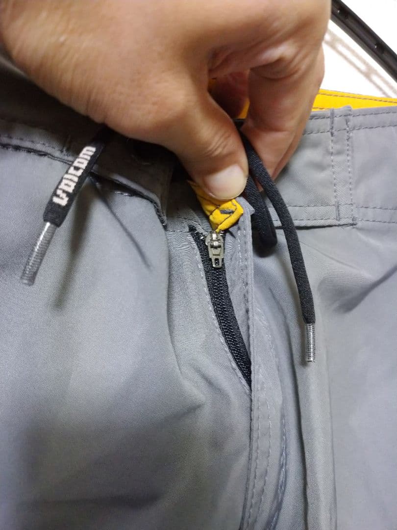 値下げ ☆ VOLCOM 水着 サーフパンツ 30 グレー