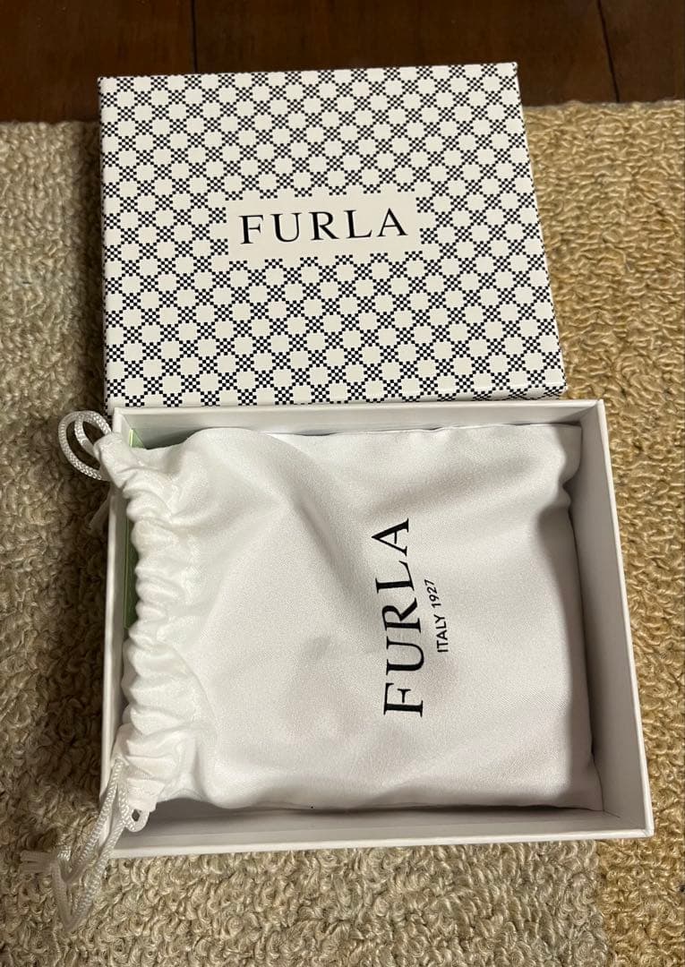 HIMEMOMO「FURLA キーケース【未使用品】」