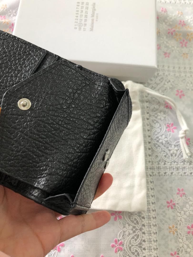 メゾンマルジェラ　二つ折り財布