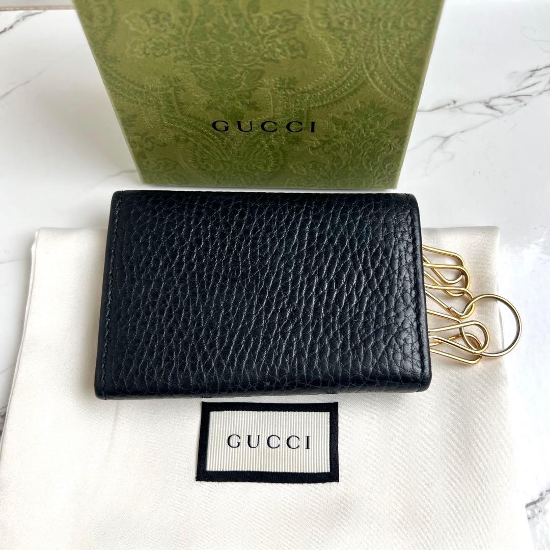 GUCCI キーケース GGマーモント ゴールド レザー　ブラック　6連