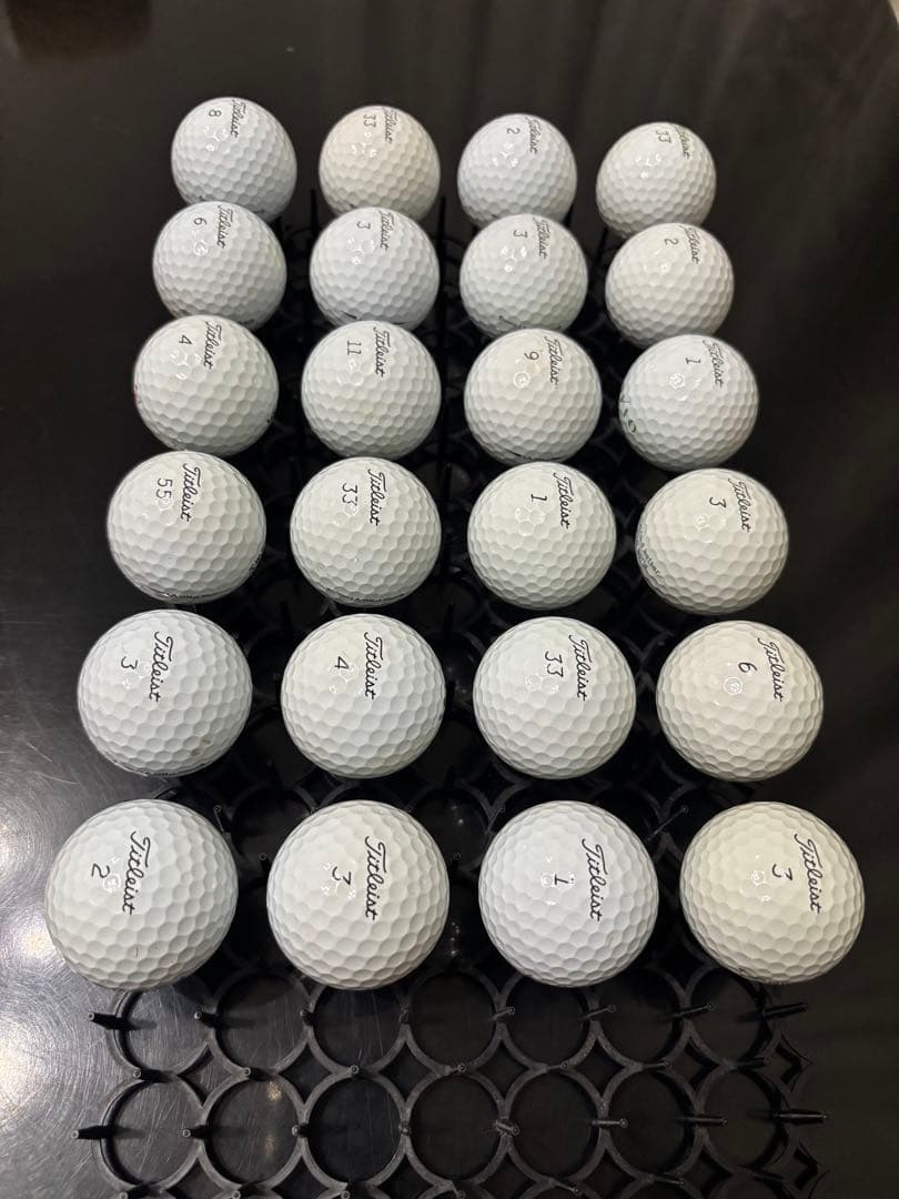 ⑧ 美品　送料込み　タイトリスト　PRO V1 ロストボール 24球セット