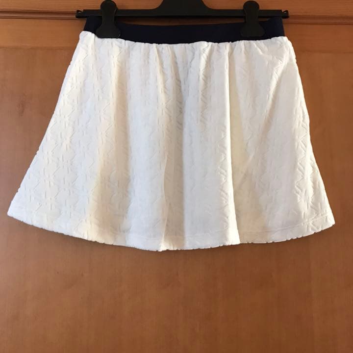 FILA フィラ テニスウェア　アイボリースコート　Mサイズ