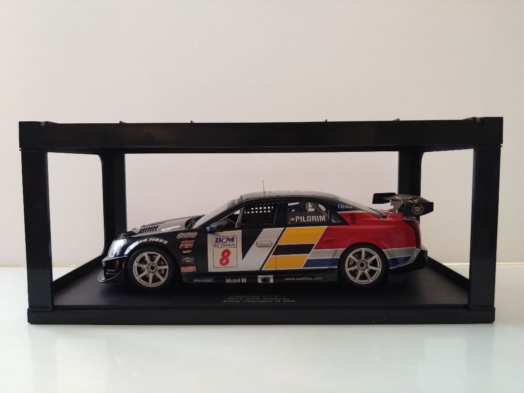 Cadillac レーシングカー 1/18
