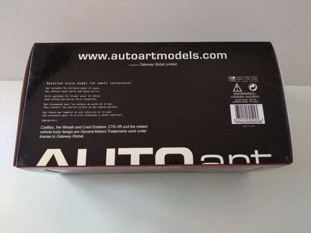 Cadillac レーシングカー 1/18