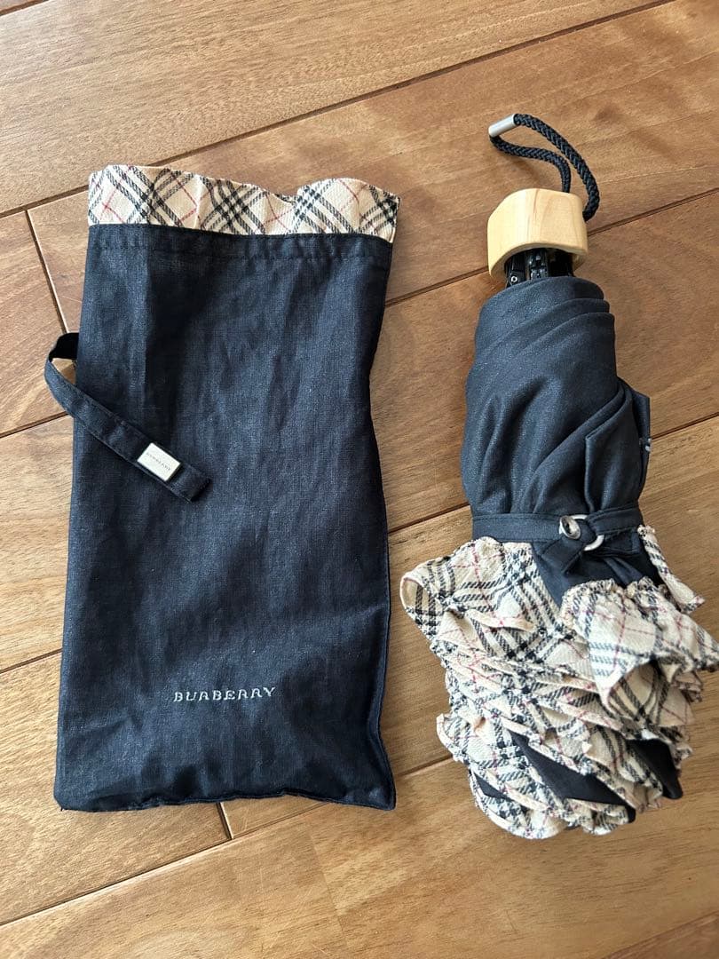 BURBERRY バーバリー フリル　折りたたみ　日傘 ブラック　ノバチェック