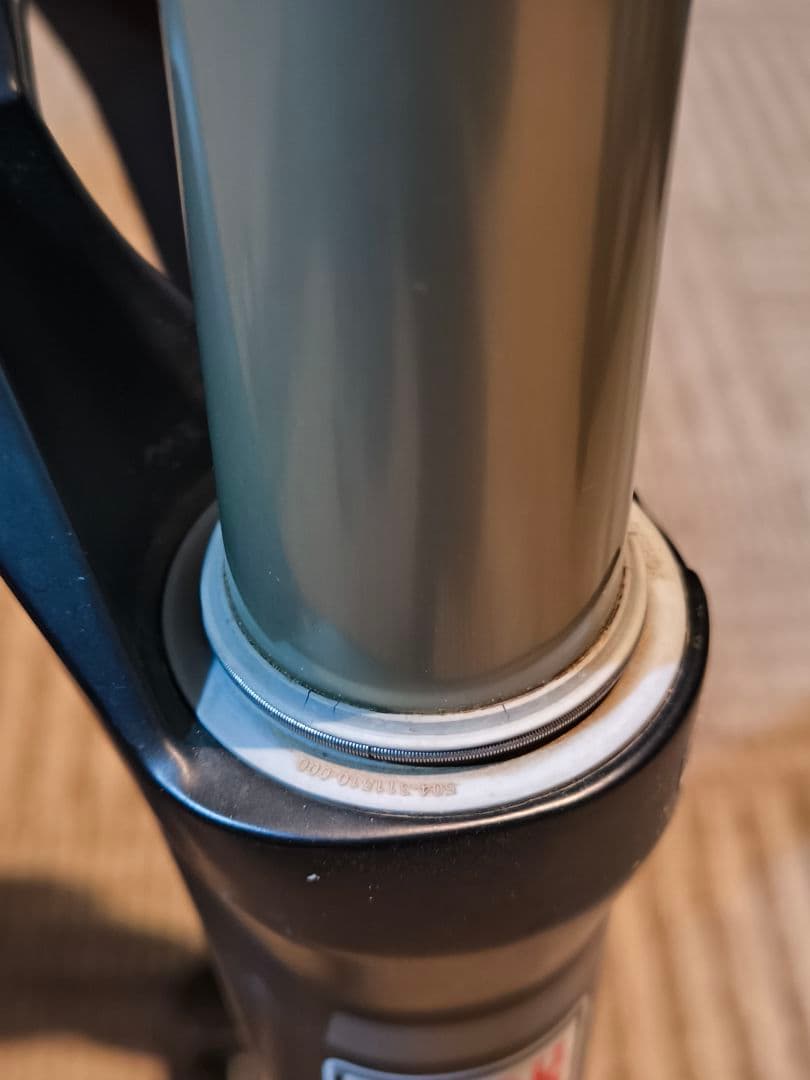 ROCKSHOX Boxxerサスペンションフォーク 26インチ
