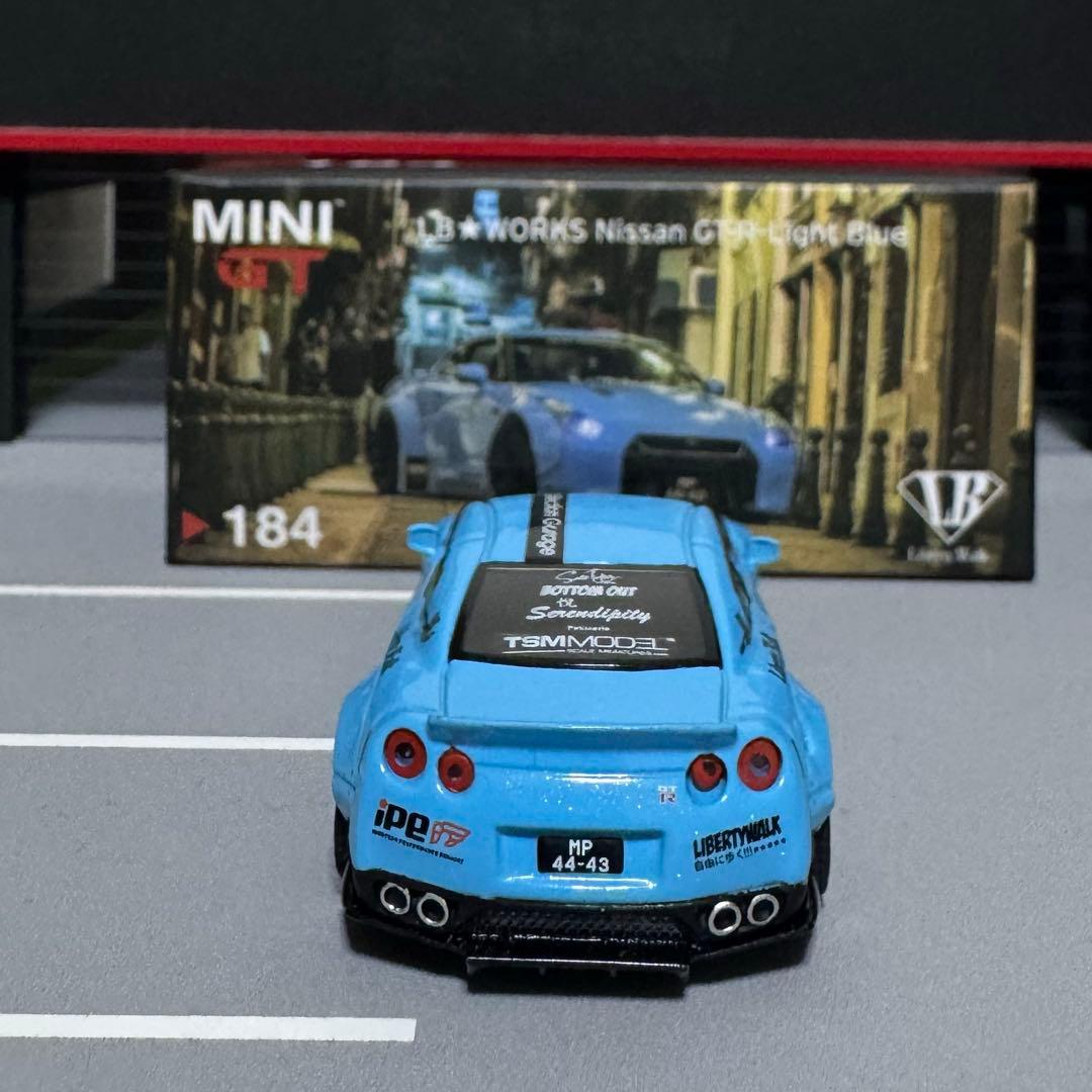 ミニカー minigt lbwk gtr35 light blue
