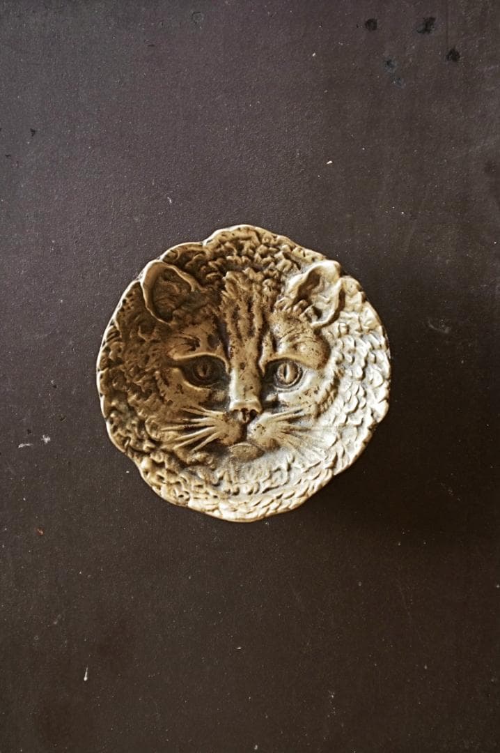 フランス ブロンズの金の猫とトレイ アンティーク 小皿 アスティエ プレート