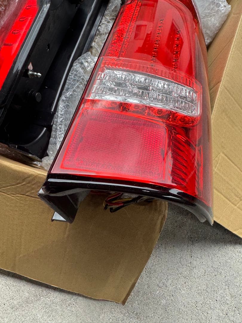 キャラバン NV350 LEDテールランプ
