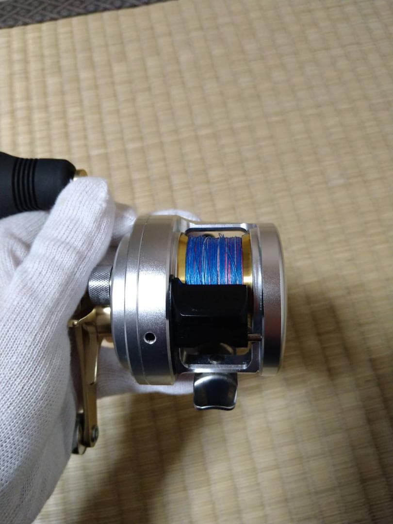 【極美品】SHIMANO カルカッタ 401F 左巻き ベイトリール　使用2回