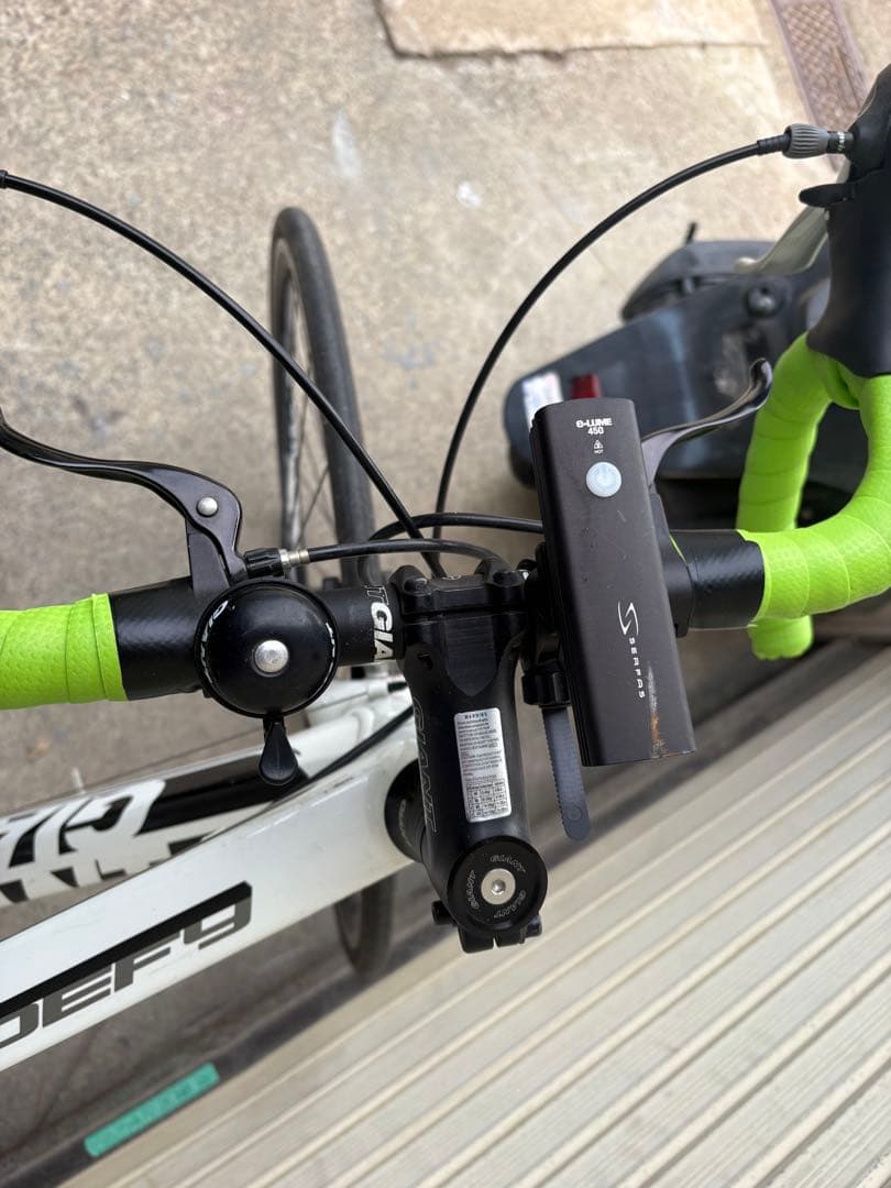 GIANT ロードバイク　DEFY スタンド付き　中古品