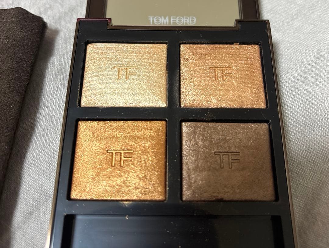 TOM FORD 04Aサスピション アイシャドウパレット アイカラークォード