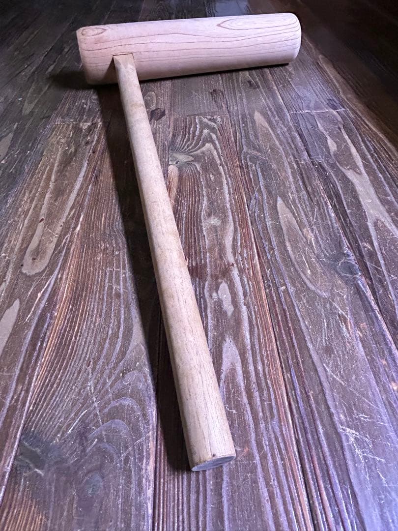 餅つき用杵　欅作り　一回使っただけです　ほぼ新品です　使ってくださる方いませんか