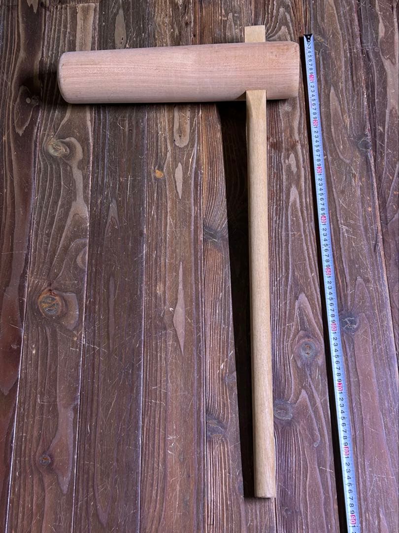 餅つき用杵　欅作り　一回使っただけです　ほぼ新品です　使ってくださる方いませんか