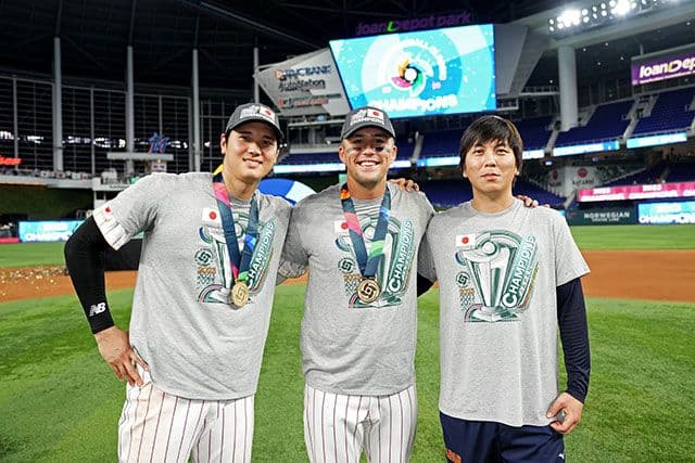 MIZUNOミズノ日本野球2023WBC優勝記念　ピンバッジセット　新品未使用品