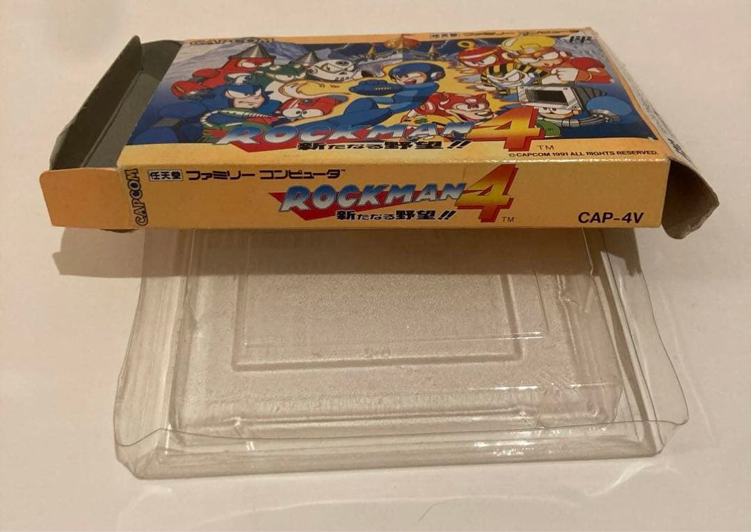 ロックマン4 新たなる野望！！　ファミコンソフト　箱.説明書付