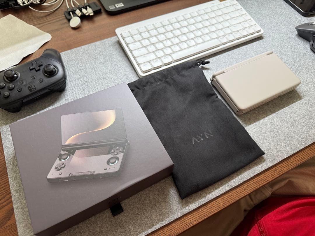 【極美品】AYN Thor Max (16GB/1TB)ほぼ未使用