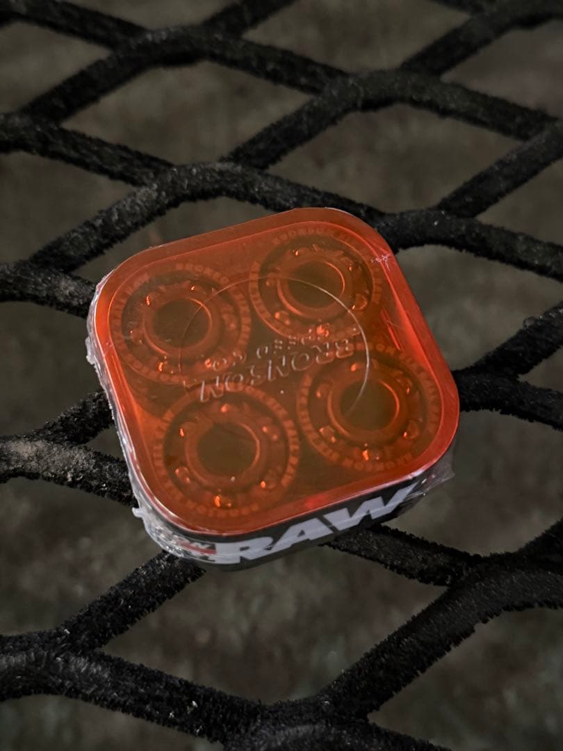スケボー BRONSON 6-BALL RAW BEARING