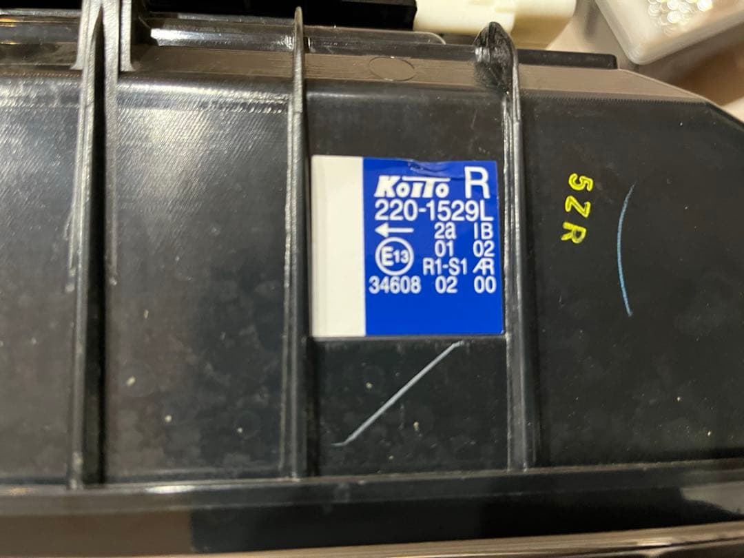 ポ*チ様 小糸製　LEDテールランプ　格安　美品