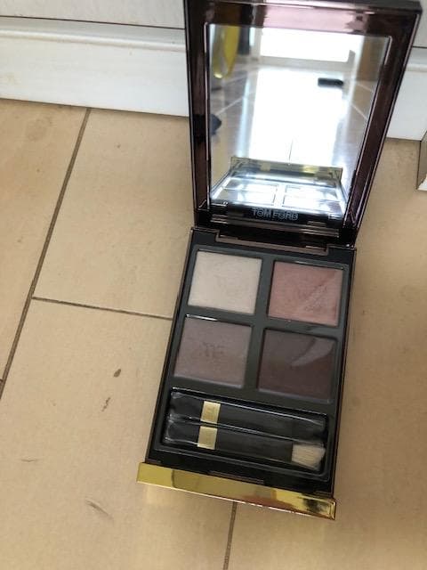 TOM FORD アイカラークォード　27A ヴァージンオーキッド