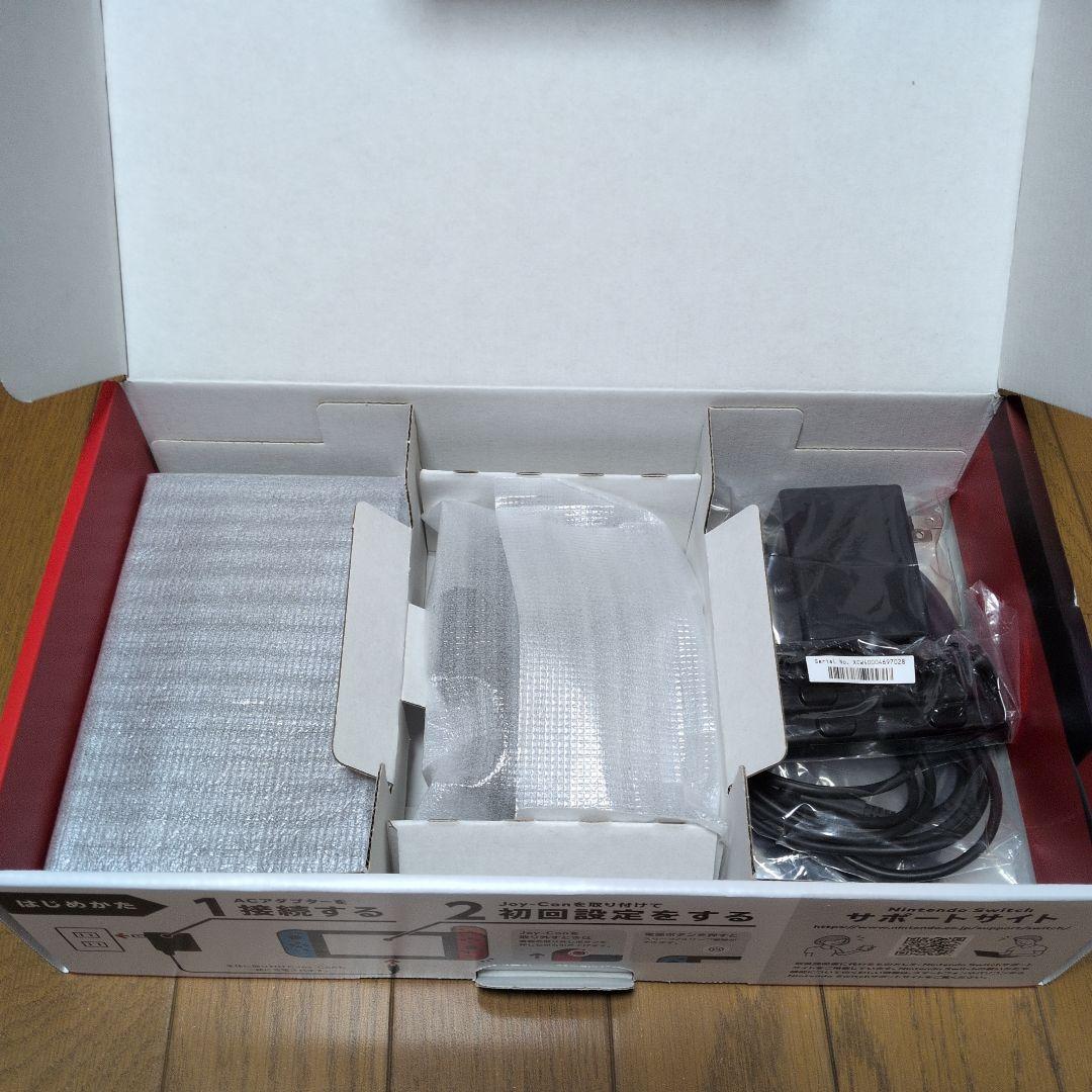 【美品】2021年製Nintendo Switch
