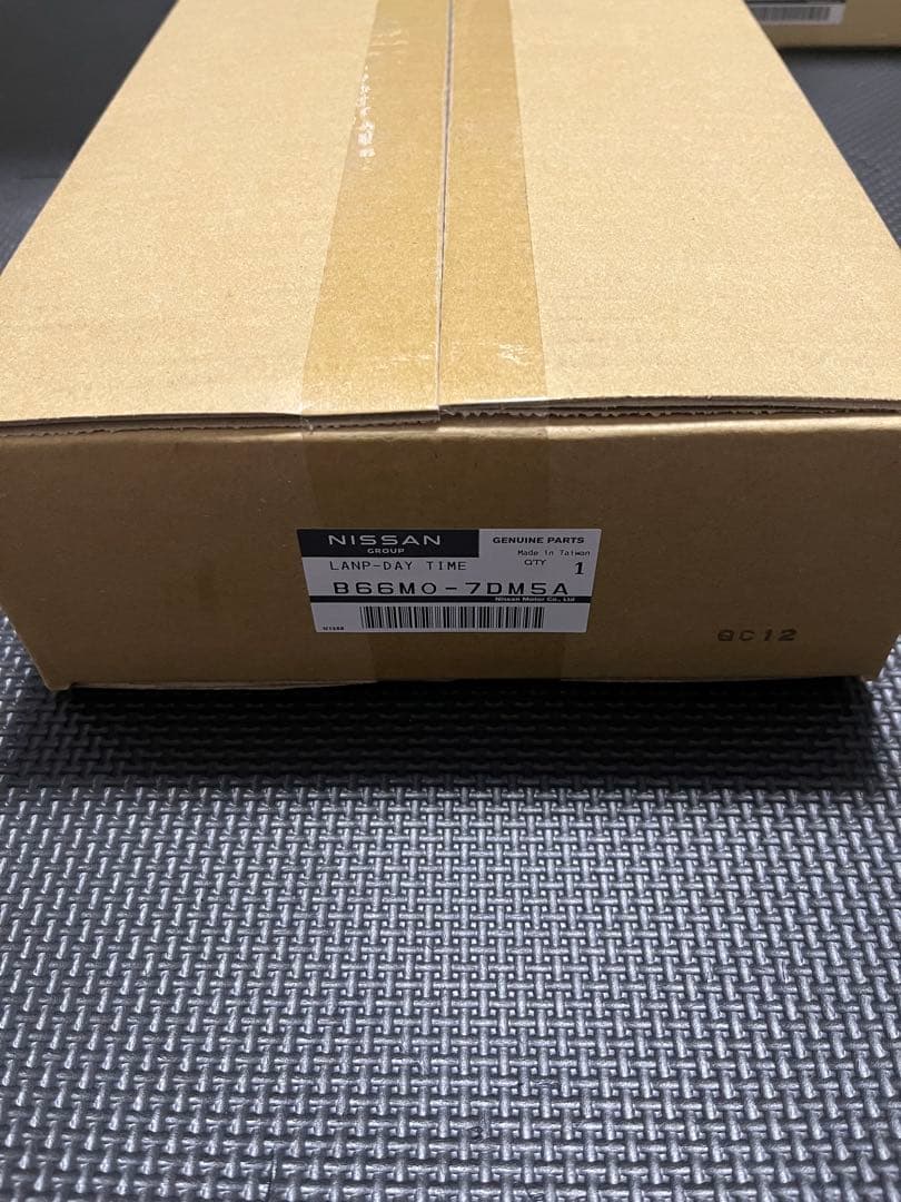 セレナ　C28 バンパーイルミネーション　グリルイルミネーションセット