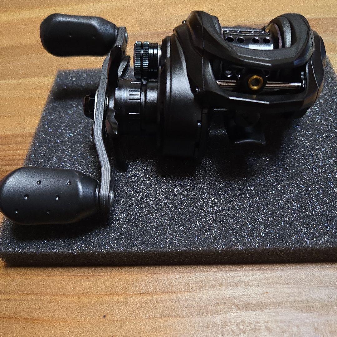 Abu Garcia ROXANI BF8 ベイトリール