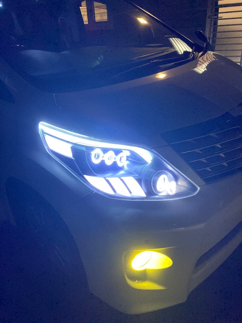 トヨタ アルファード 20系 LEDヘッドライト