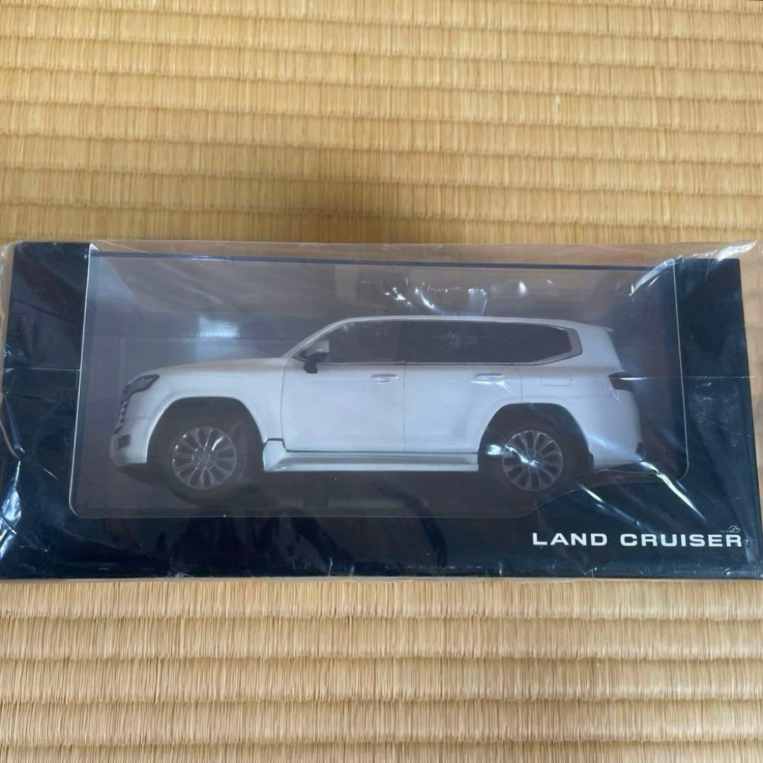 新品未開封★ランドクルーザー300プレシャスホワイトパール ミニカートヨタ非売品