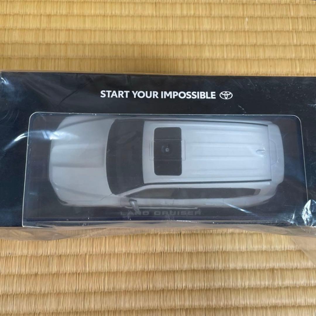 新品未開封★ランドクルーザー300プレシャスホワイトパール ミニカートヨタ非売品