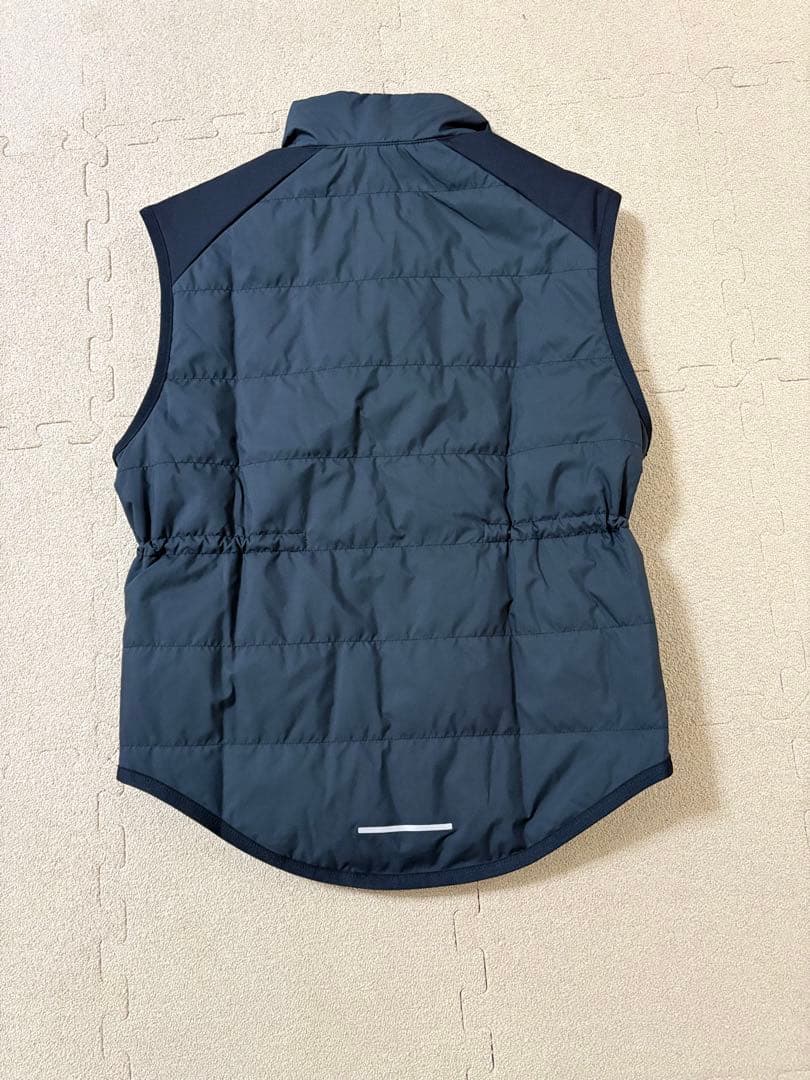 【新品未使用品】 NIKE ベスト　レディースS