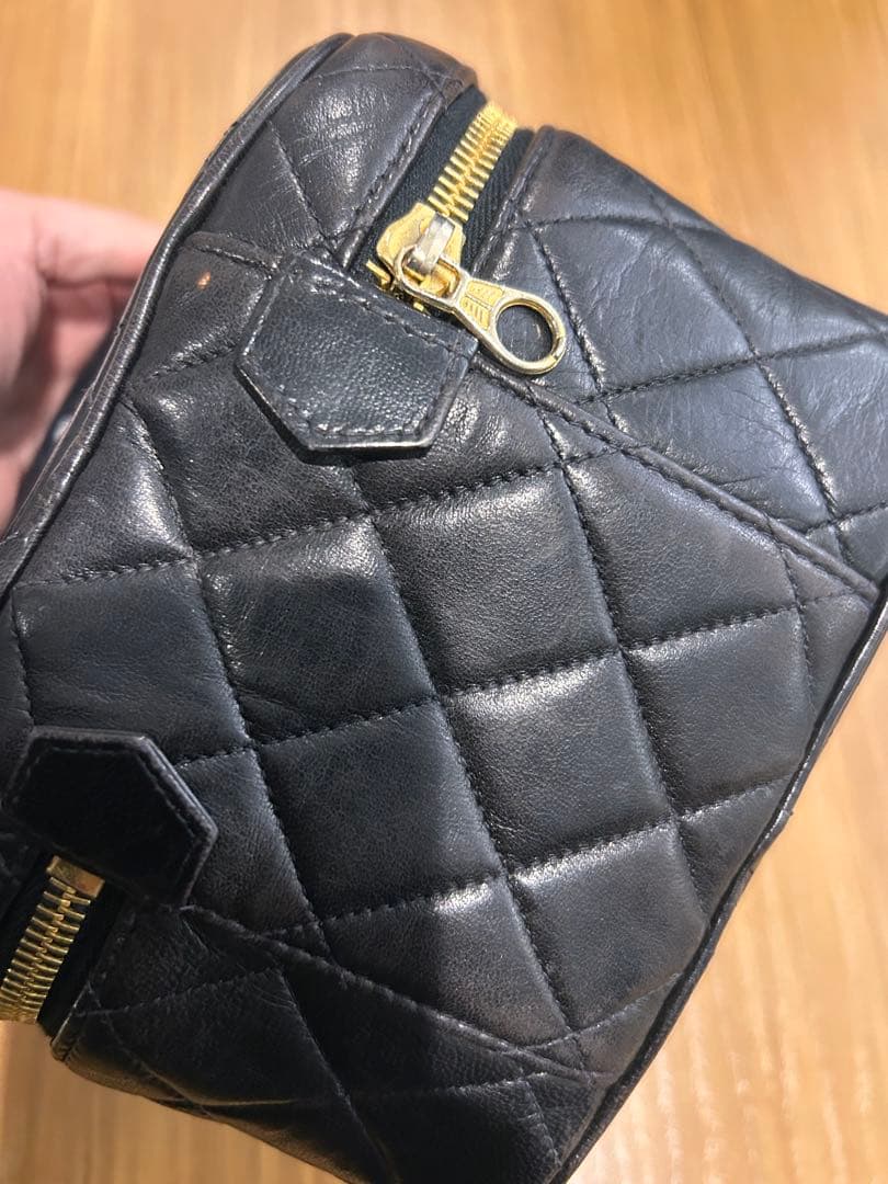 CHANEL ビンテージ　サイコロヴァニティ　黒