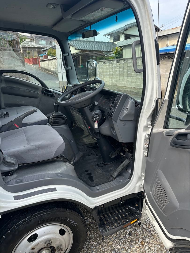 ISUZU 平ボディトラック 2トン