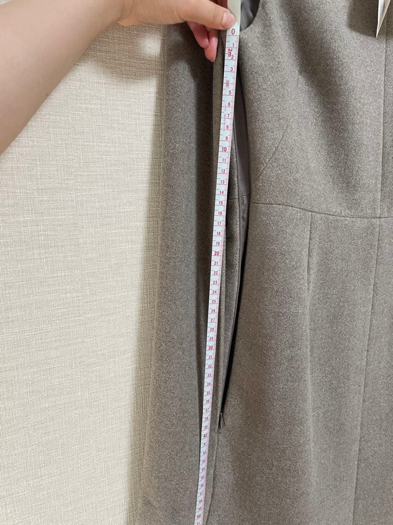 新品laubeblanc◆ Narrow line Cape Dress