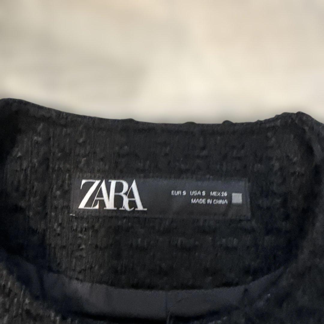【新品タグ付き】ZARA ツイード生地　ブラックジャケット　金ボタン　Sサイズ
