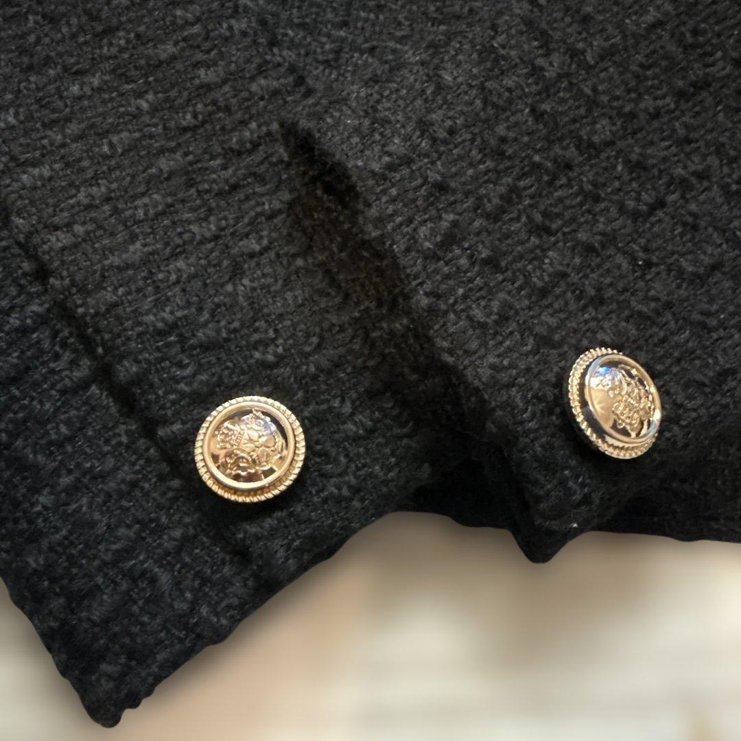 【新品タグ付き】ZARA ツイード生地　ブラックジャケット　金ボタン　Sサイズ
